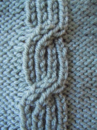 free cable knitting pattern for the four section cable stitch